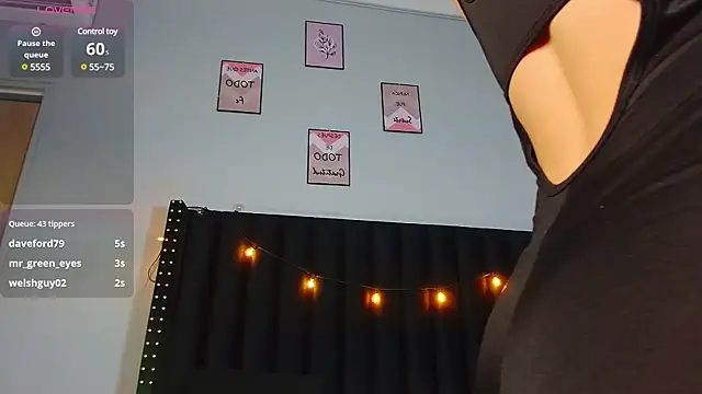 littleebluee online show from 28, 2, 2025