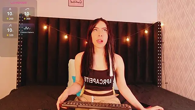 littleebluee online show from 2, 11, 2025