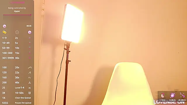 littleebluee online show from 15, 3, 2025