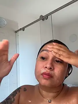 Pretty Isadora online show from 26, 2, 2026