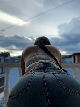 Pretty Isadora online show from 21, 9, 2025