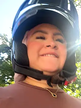 Pretty Isadora online show from 23, 11, 2025