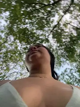 Pretty Isadora online show from 17, 3, 2025