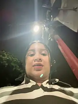 Pretty Isadora online show from 17, 3, 2025