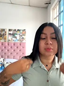 Pretty Isadora online show from 4, 10, 2025