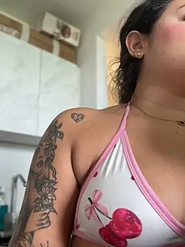 Pretty Isadora online show from 18, 1, 2026