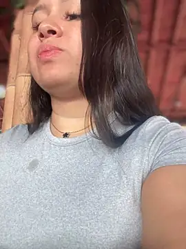 Pretty Isadora online show from 5, 10, 2025