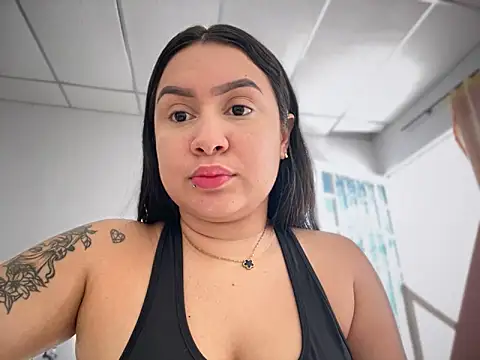 Pretty Isadora online show from 8, 3, 2025