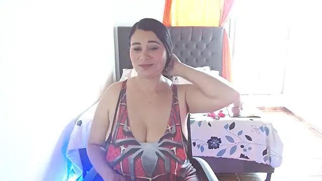 Kerly Lopez online show from 10, 6, 2026