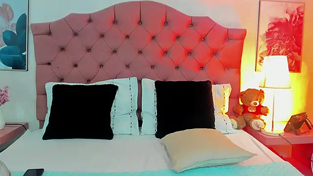 ThyaraJhons online show from 10, 4, 2026