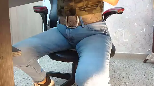 Samantabrown  online show from 13, 9, 2025