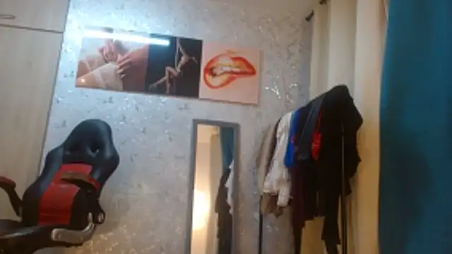 Samantabrown  online show from 13, 4, 2026