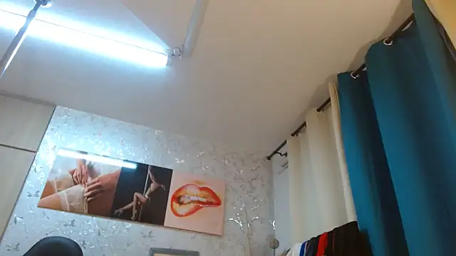 Samantabrown  online show from 12, 4, 2026