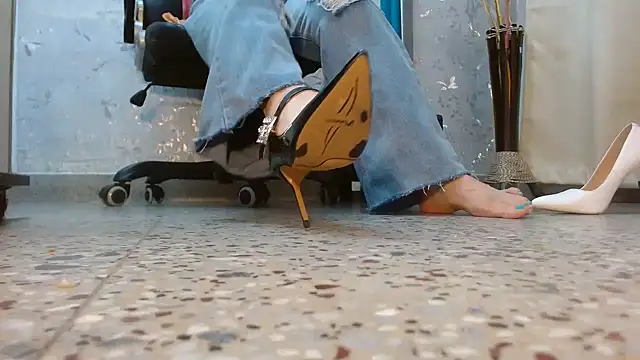 Samantabrown  online show from 11, 11, 2025