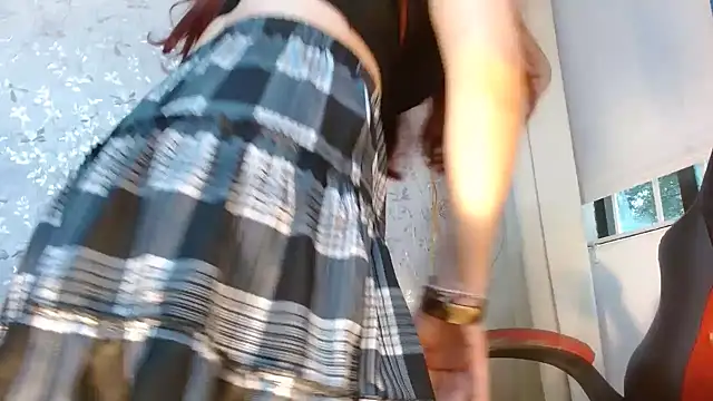 Samantabrown  online show from 5, 11, 2025