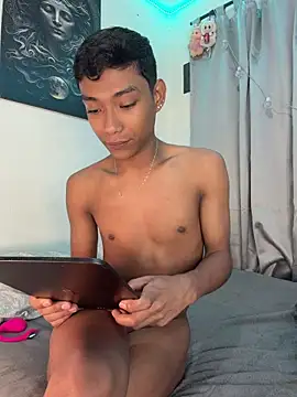 Snapshot of alejo_cute chatting on 12, 7, 2026 alejo cute online show from 12, 7, 2026