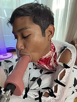 alejo cute online show from 18, 4, 2026