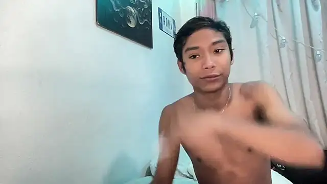 Snapshot of alejo_cute chatting on 17, 6, 2026 alejo cute online show from 17, 6, 2026