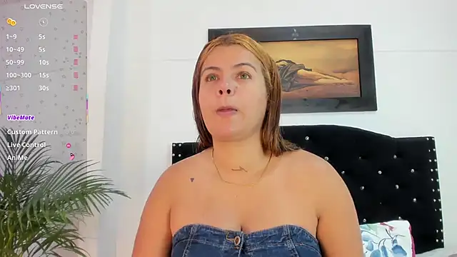 Snapshot of Alexandra_Torress chatting on 6, 1, 2026 Alexandra Torress online show from 6, 1, 2026