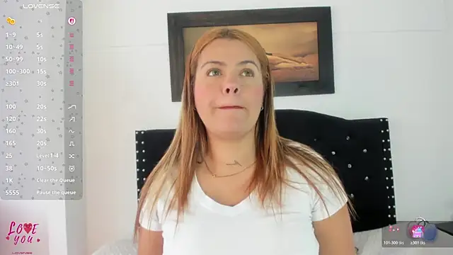 Snapshot of Alexandra_Torress chatting on 18, 11, 2025 Alexandra Torress online show from 18, 11, 2025