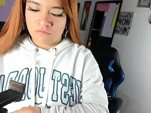 Amy hoy69 online show from 11, 9, 2025