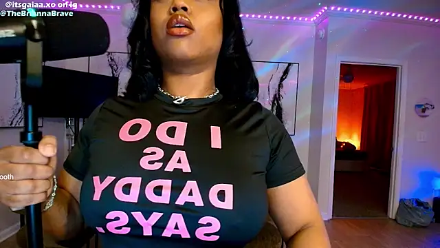 BriannaBrave online show from 28, 2, 2026