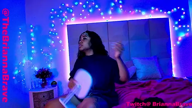 Snapshot of BriannaBrave chatting on 7, 11, 2025 BriannaBrave online show from 7, 11, 2025