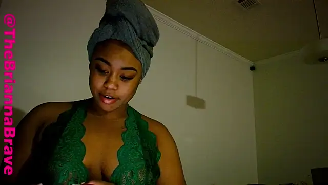 BriannaBrave online show from 23, 12, 2025