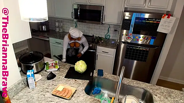 Snapshot of BriannaBrave chatting on 23, 11, 2025 BriannaBrave online show from 23, 11, 2025