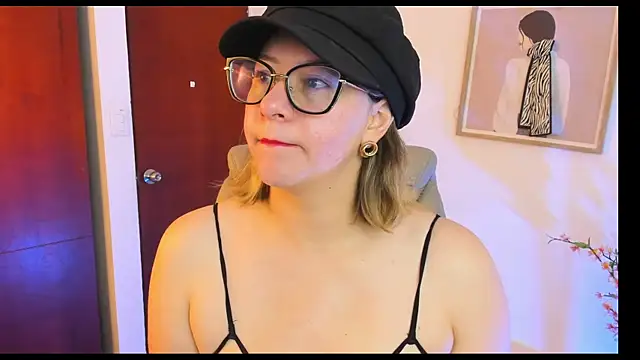 Chanelll Taylorr  online show from 6, 10, 2025