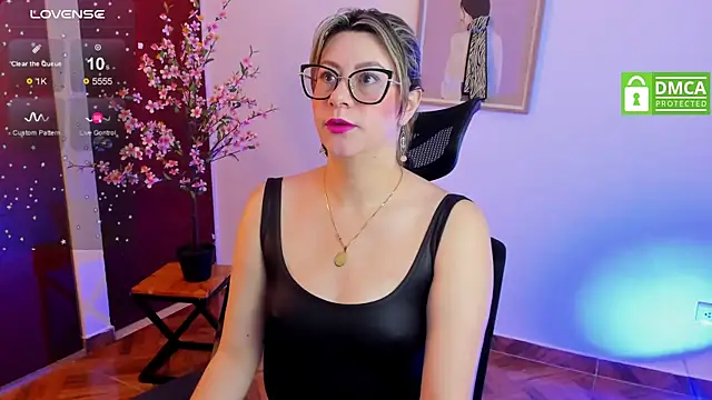 Chanelll Taylorr  online show from 12, 3, 2025