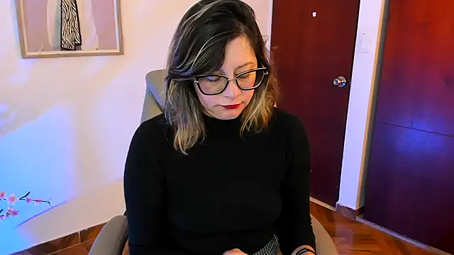 Chanelll Taylorr  online show from 12, 11, 2025