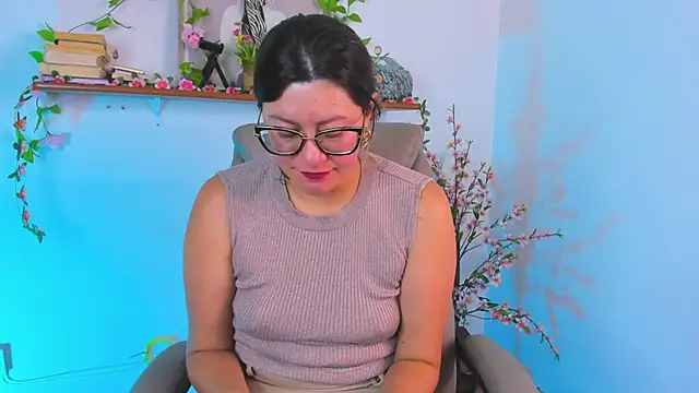 Chanelll Taylorr  online show from 26, 2, 2026