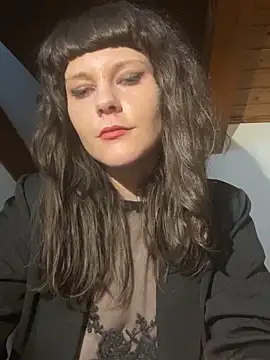 OniricFemme online show from 5, 3, 2025