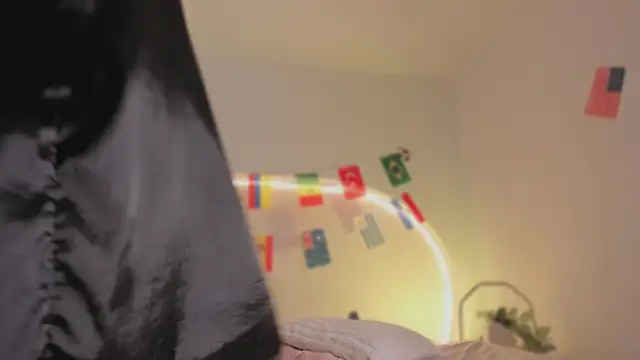 katiepeach  online show from 15, 7, 2026