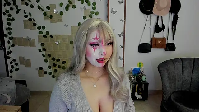 Fiore Sanz  online show from 4, 10, 2025