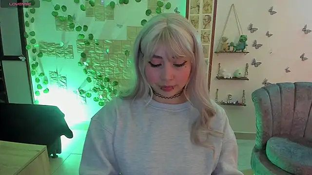 Fiore Sanz  online show from 6, 4, 2026