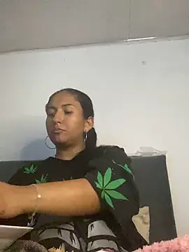 Snapshot of luna_asss chatting on 23, 10, 2025 luna asss online show from 23, 10, 2025