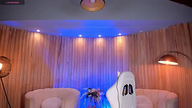 SamanthaKlein  online show from 20, 2, 2025