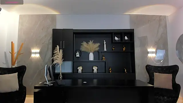 VictoriaMilan  online show from 4, 3, 2025