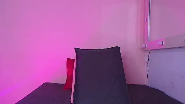 kendal rossi online show from 19, 9, 2025