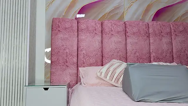 kendal rossi online show from 24, 2, 2026