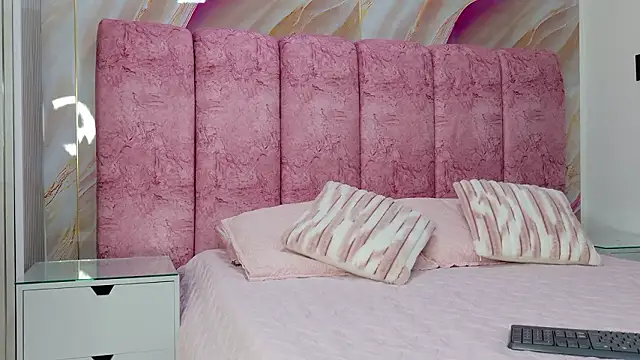 kendal rossi online show from 25, 3, 2026