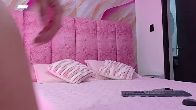 kendal rossi online show from 30, 3, 2026