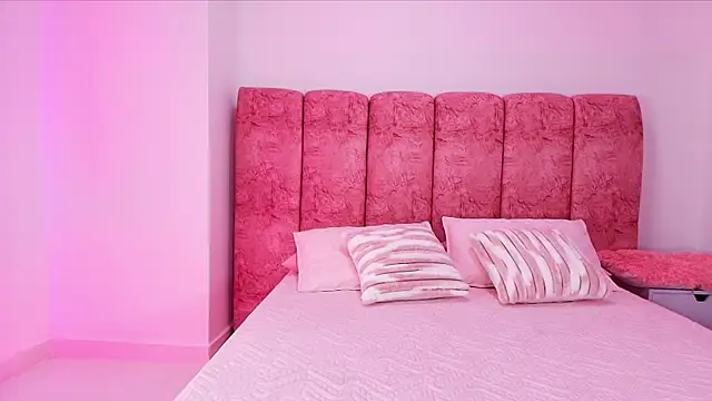 kendal rossi online show from 9, 11, 2025