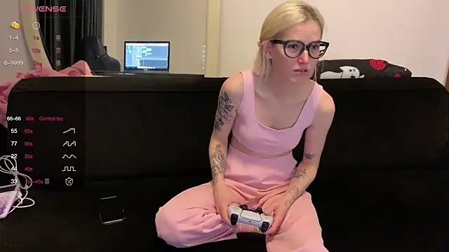 Sexy Sweets online show from 6, 10, 2025