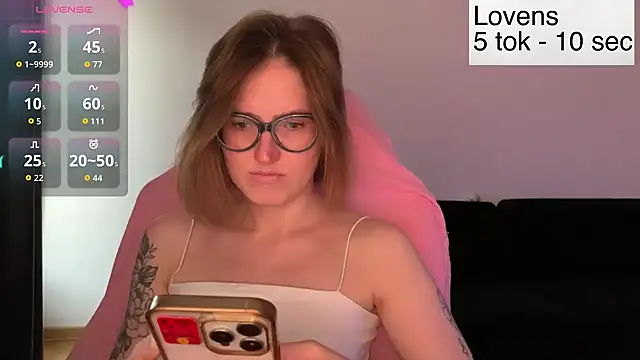 Snapshot of Sexy_Sweets chatting on 19, 6, 2026 Sexy Sweets online show from 19, 6, 2026