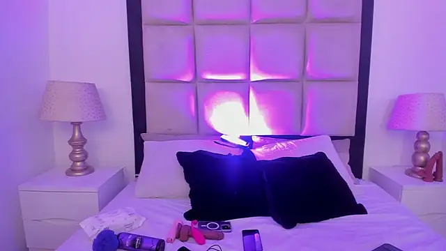 Naomi-Haruno online show from 21, 4, 2026