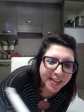 Snapshot of carolyne2023 chatting on 5, 2, 2026 carolyne2023 online show from 5, 2, 2026