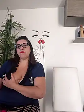 Snapshot of carolyne2023 chatting on 9, 10, 2025 carolyne2023 online show from 9, 10, 2025